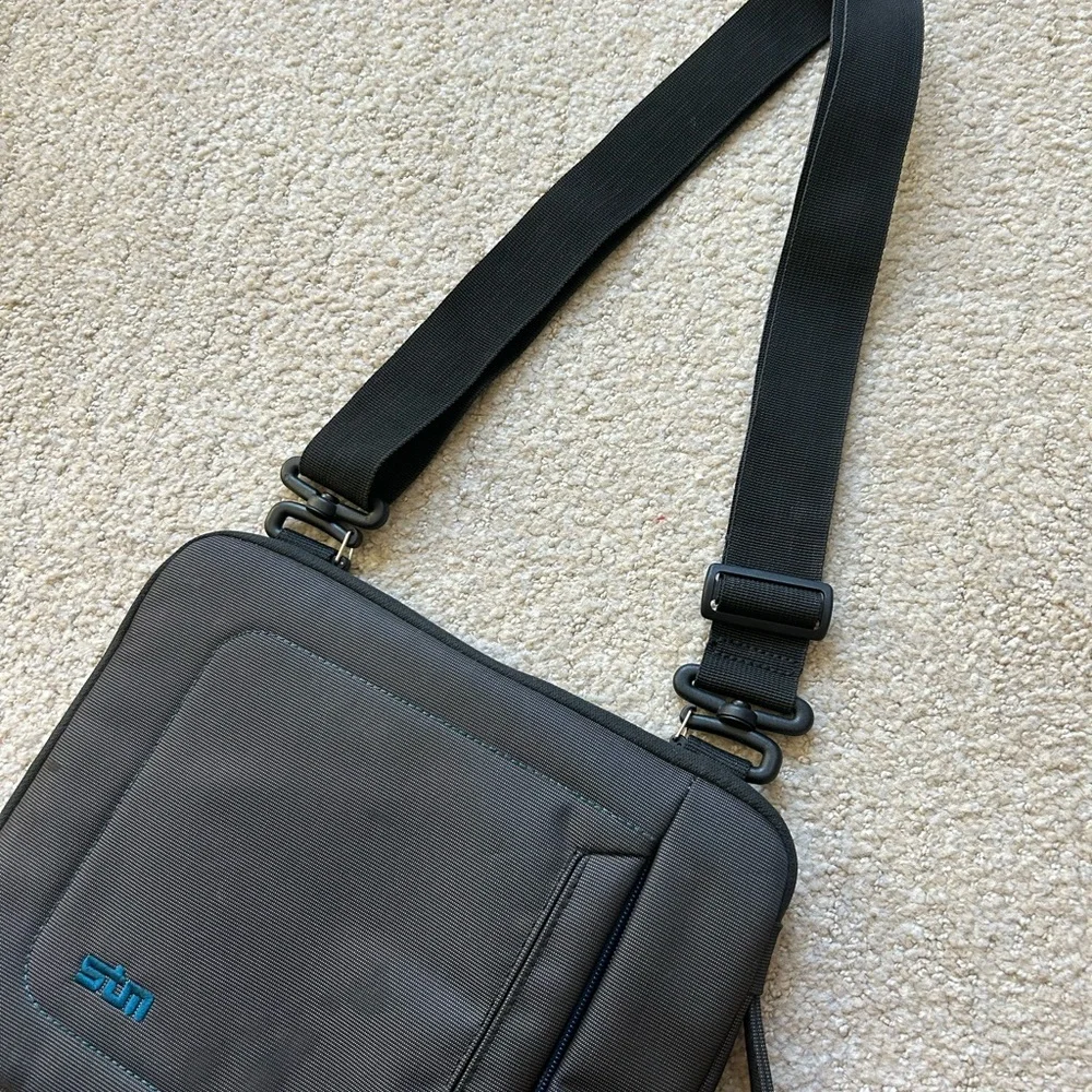STM Padded Carry Sleeve for tablet SUPER FAST SHIPPING